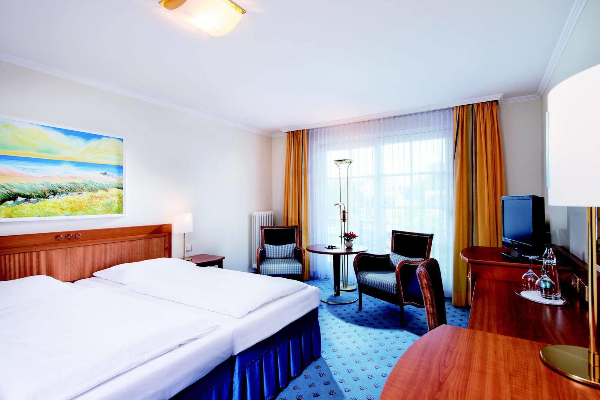 Hotel Kleine Strandburg - Adults Only Zinnowitz Exterior photo